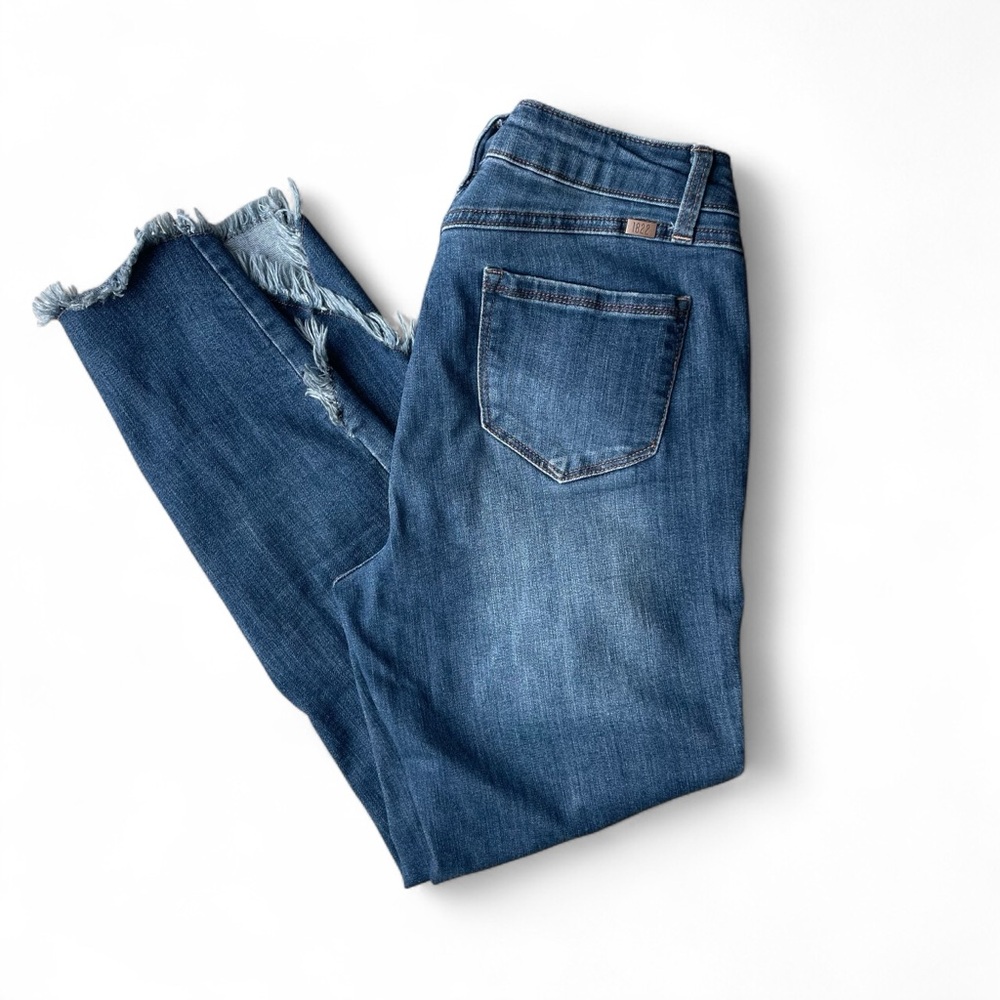 1822 Denim Mid-Rise Distressed Skinny Jeans Size 8 Medium Wash Frayed Raw Hem